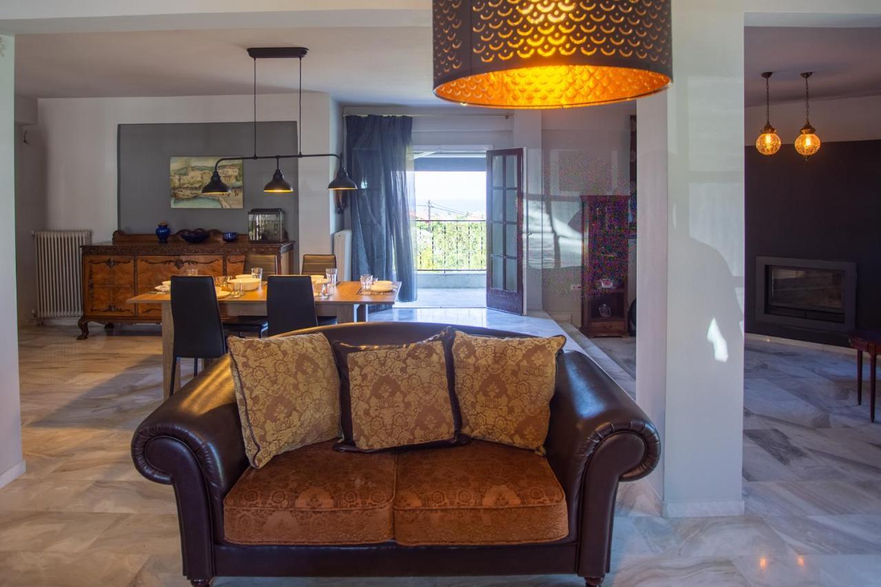 Τraditional Fully Detached Villa On A Luxurious Hillock Of Thessaloniki With Its Own Garden Also For Family & Wedding Gatherings For 10 To 25 People Only 15 Minutes From Airport Exterior foto