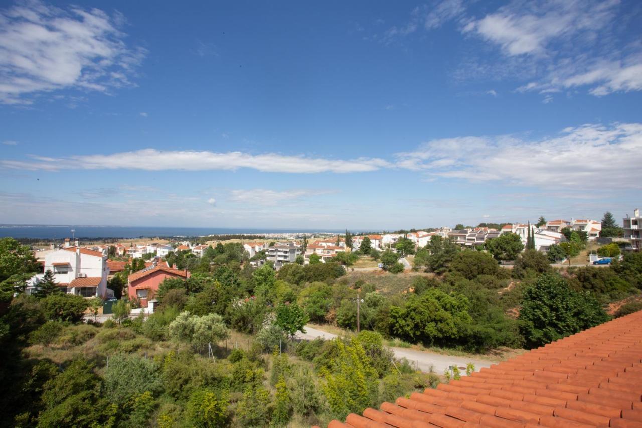 Τraditional Fully Detached Villa On A Luxurious Hillock Of Thessaloniki With Its Own Garden Also For Family & Wedding Gatherings For 10 To 25 People Only 15 Minutes From Airport Exterior foto
