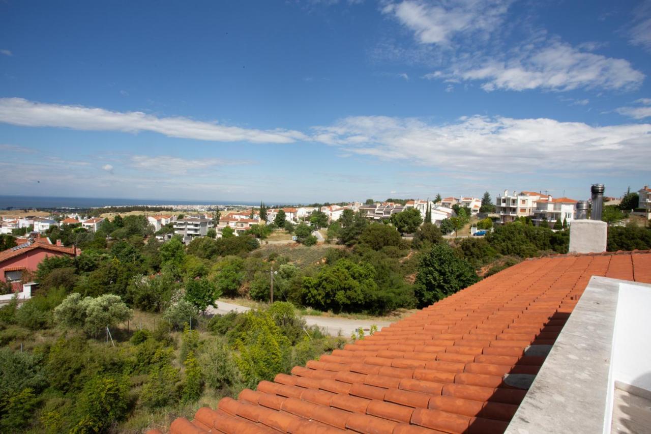 Τraditional Fully Detached Villa On A Luxurious Hillock Of Thessaloniki With Its Own Garden Also For Family & Wedding Gatherings For 10 To 25 People Only 15 Minutes From Airport Exterior foto