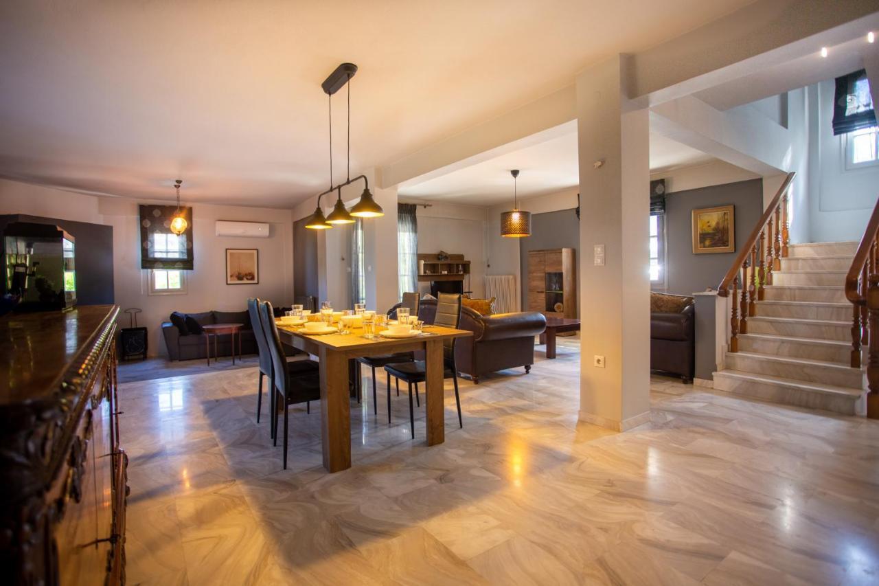 Τraditional Fully Detached Villa On A Luxurious Hillock Of Thessaloniki With Its Own Garden Also For Family & Wedding Gatherings For 10 To 25 People Only 15 Minutes From Airport Exterior foto