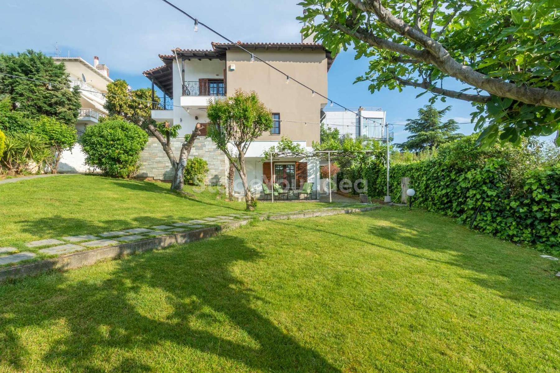 Τraditional Fully Detached Villa On A Luxurious Hillock Of Thessaloniki With Its Own Garden Also For Family & Wedding Gatherings For 10 To 25 People Only 15 Minutes From Airport Exterior foto